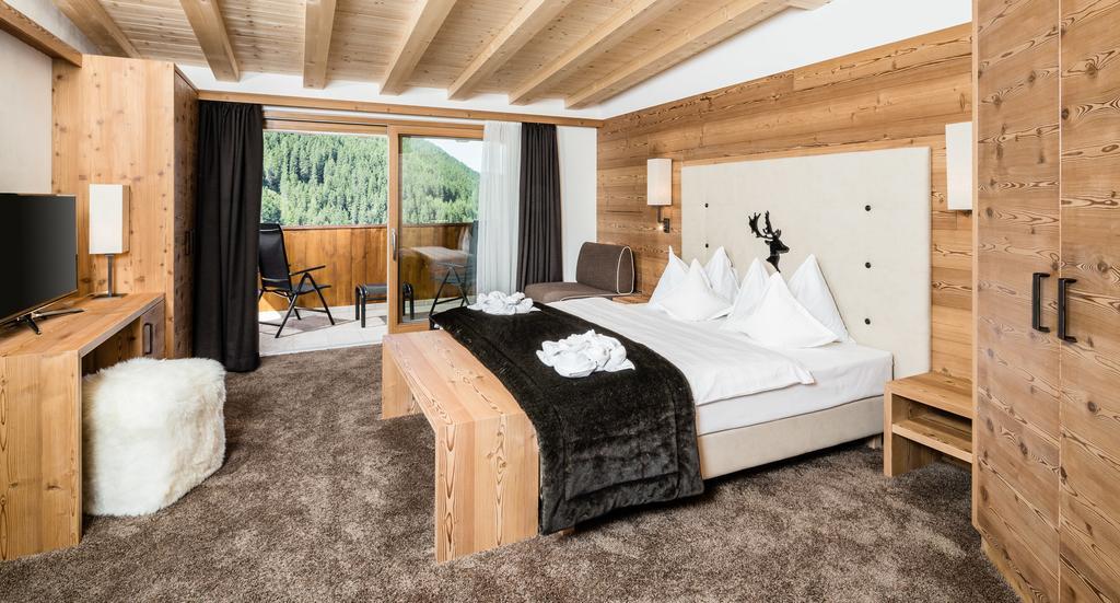 Hotel Dorfer Alpine&Charming Selva di Val Gardena Cameră foto